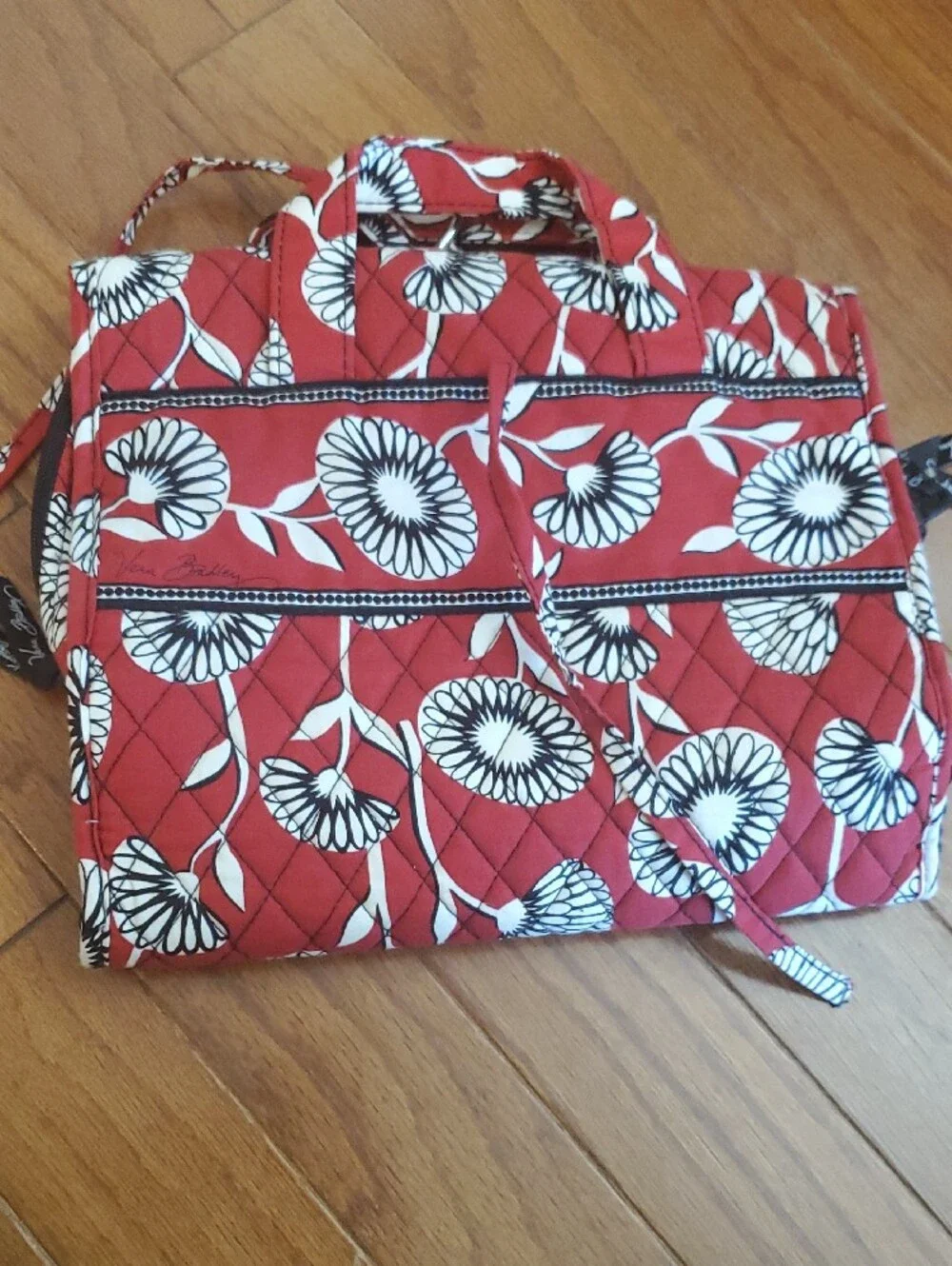 Vera Bradley ♥️ Makeup Organizer Red Floral Hook with lots of compartments